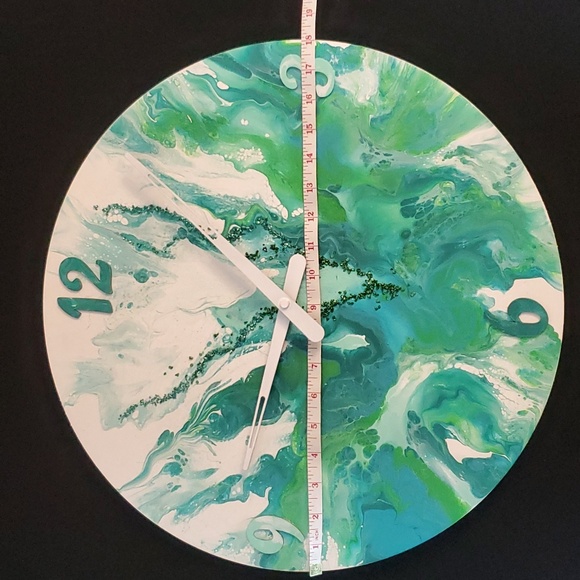 18" Circular Hand-Painted Wall Clock, Green tones, White, minimalis… - Picture 3 of 7